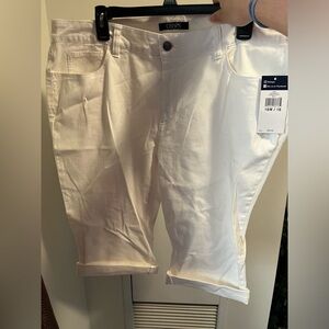 CHAPS summer white shorts - white